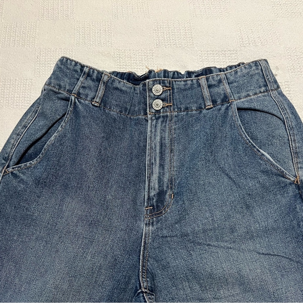 American Eagle - Picture 6 of 10